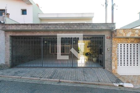 Casa para alugar com 183m², 3 quartos e 3 vagas Casa para alugar com 183m², 3 quartos e 3 vagasFachada