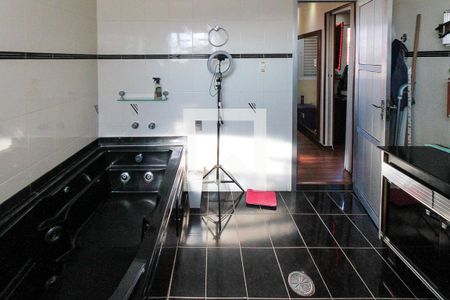 Casa para alugar com 183m², 3 quartos e 3 vagas Casa para alugar com 183m², 3 quartos e 3 vagasBanheiro da Suíte