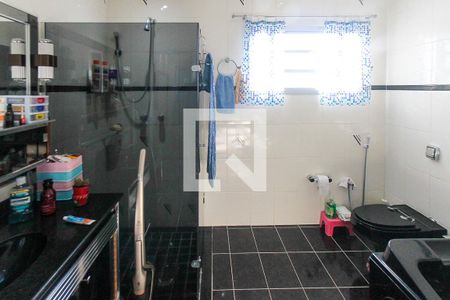 Casa para alugar com 183m², 3 quartos e 3 vagas Casa para alugar com 183m², 3 quartos e 3 vagasBanheiro da Suíte