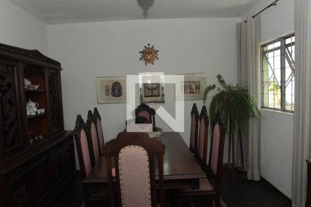 Sala de casa à venda com 3 quartos, 290m² em Ouro Preto, Belo Horizonte