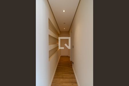 Corredor  de apartamento para alugar com 2 quartos, 72m² em Vila Andrade, São Paulo