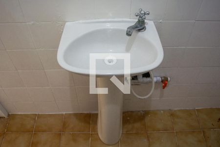 Banheiro de kitnet/studio para alugar com 1 quarto, 36m² em Farroupilha, Porto Alegre