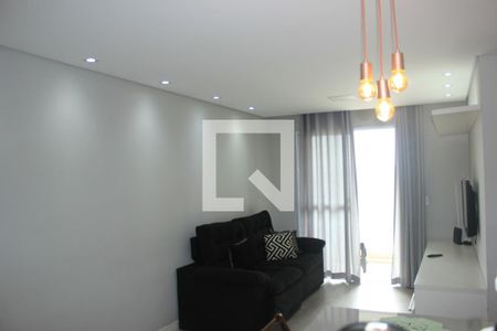 Sala de apartamento para alugar com 3 quartos, 77m² em Jardim Flor da Montanha, Guarulhos