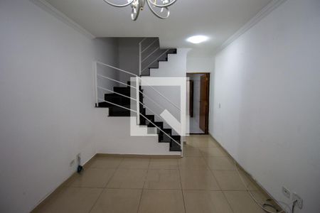 Sala de casa à venda com 2 quartos, 90m² em Vila Carmosina, São Paulo