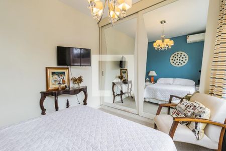 Dormitório de apartamento à venda com 3 quartos, 160m² em Petrópolis, Porto Alegre
