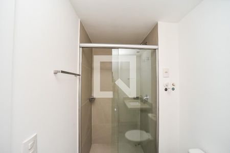 Banheiro de apartamento para alugar com 1 quarto, 30m² em Bela Vista, Porto Alegre