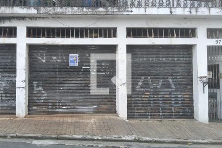 Casa para alugar com 150m², 3 quartos e 3 vagas Casa para alugar com 150m², 3 quartos e 3 vagasFachada