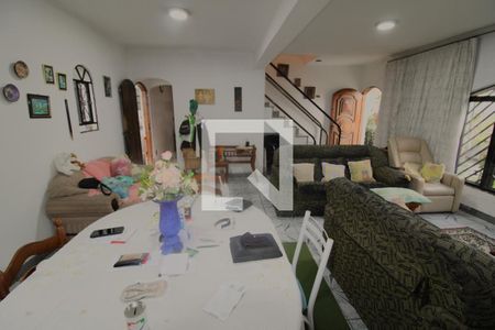 Sala de casa para alugar com 3 quartos, 150m² em Vila Nilo, São Paulo