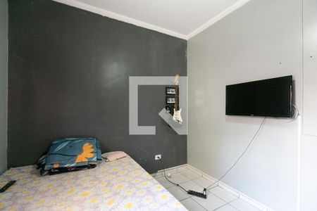 Quarto 1  de casa para alugar com 2 quartos, 80m² em Jardim Lucinda, São Paulo