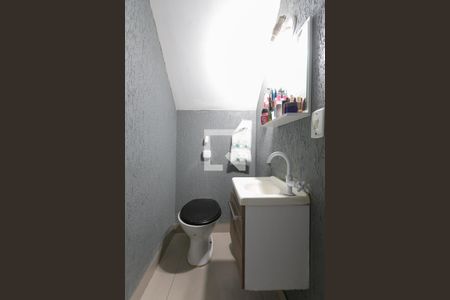 Lavabo  de casa para alugar com 2 quartos, 80m² em Jardim Lucinda, São Paulo