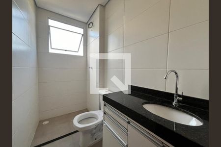 banho 2 de apartamento à venda com 2 quartos, 63m² em Eldorado, Contagem