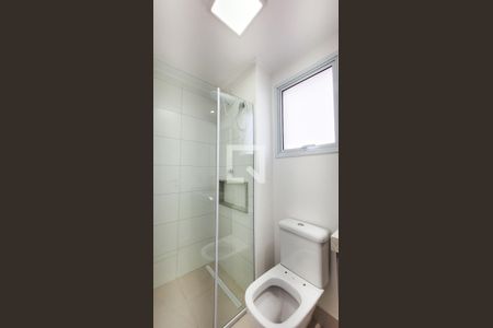 Banheiro de kitnet/studio para alugar com 1 quarto, 42m² em Centro, Campinas