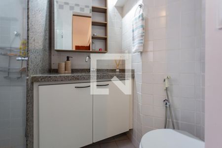Banheiro da Suíte 1 de apartamento à venda com 2 quartos, 70m² em Savassi, Belo Horizonte