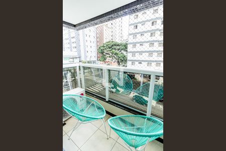 Apartamento à venda com 180m², 4 quartos e 3 vagas Apartamento à venda com 180m², 4 quartos e 3 vagasVaranda do Quarto 1