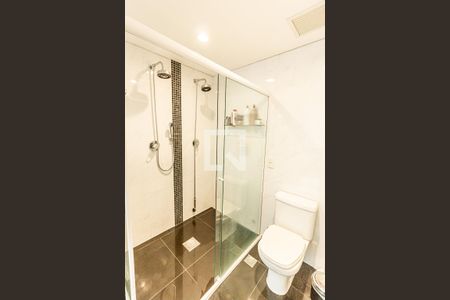 Apartamento à venda com 180m², 4 quartos e 3 vagas Apartamento à venda com 180m², 4 quartos e 3 vagasBanheiro 2