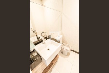 Apartamento à venda com 180m², 4 quartos e 3 vagas Apartamento à venda com 180m², 4 quartos e 3 vagasBanheiro 1