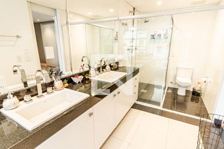 Apartamento à venda com 180m², 4 quartos e 3 vagas Apartamento à venda com 180m², 4 quartos e 3 vagasBanheiro 2