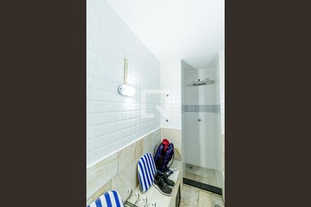 Apartamento à venda com 180m², 4 quartos e 3 vagas Apartamento à venda com 180m², 4 quartos e 3 vagasSaúna