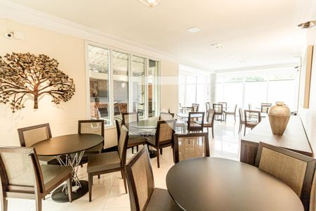 Apartamento à venda com 180m², 4 quartos e 3 vagas Apartamento à venda com 180m², 4 quartos e 3 vagasÁrea comum - Salão de festas