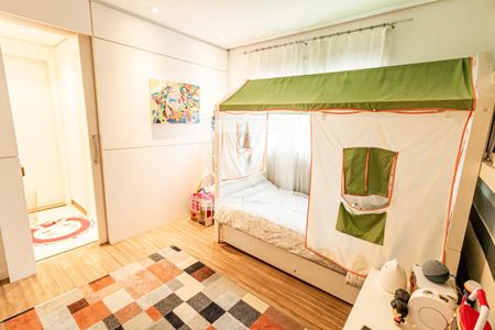 Apartamento à venda com 180m², 4 quartos e 3 vagas Apartamento à venda com 180m², 4 quartos e 3 vagasQuarto 2