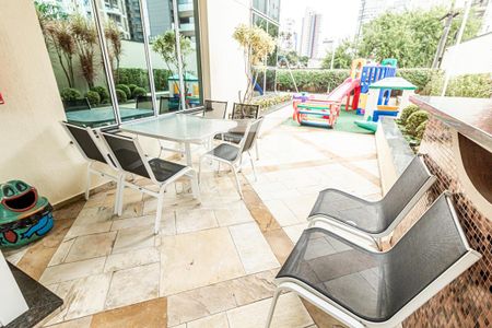 Apartamento à venda com 180m², 4 quartos e 3 vagas Apartamento à venda com 180m², 4 quartos e 3 vagasÁrea comum - Churrasqueira