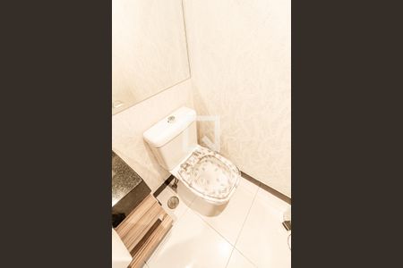 Apartamento à venda com 180m², 4 quartos e 3 vagas Apartamento à venda com 180m², 4 quartos e 3 vagasBanheiro 1