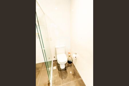 Apartamento à venda com 180m², 4 quartos e 3 vagas Apartamento à venda com 180m², 4 quartos e 3 vagasBanheiro 2