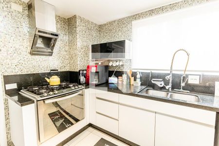 Apartamento à venda com 180m², 4 quartos e 3 vagas Apartamento à venda com 180m², 4 quartos e 3 vagasCozinha