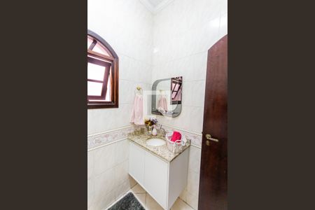 Lavabo de casa para alugar com 4 quartos, 220m² em Parque das Nações, Santo André