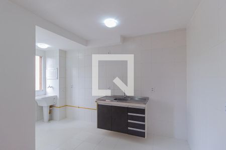 Cozinha e área de serviço de apartamento à venda com 2 quartos, 49m² em Conceição, Osasco