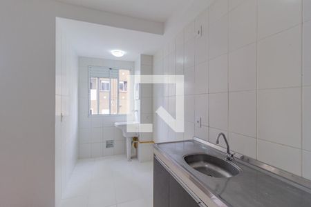 Cozinha e área de serviço de apartamento à venda com 2 quartos, 49m² em Conceição, Osasco