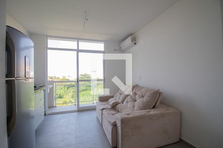 Sala e Cozinha  de kitnet/studio para alugar com 1 quarto, 30m² em Recreio dos Bandeirantes, Rio de Janeiro