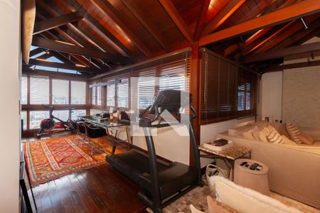 Apartamento à venda com 300m², 3 quartos e 5 vagas Apartamento à venda com 300m², 3 quartos e 5 vagasEscritório