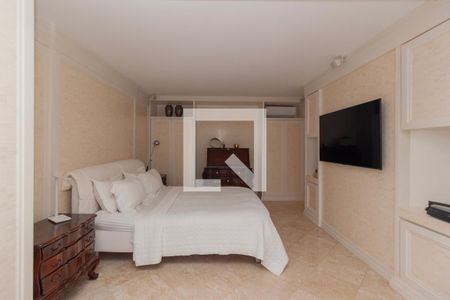 Apartamento à venda com 300m², 3 quartos e 5 vagas Apartamento à venda com 300m², 3 quartos e 5 vagasSuíte master