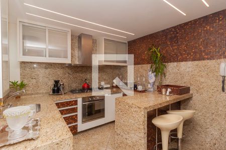 Apartamento à venda com 300m², 3 quartos e 5 vagas Apartamento à venda com 300m², 3 quartos e 5 vagasCozinha