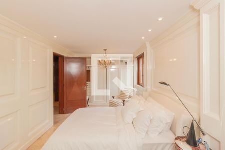 Apartamento à venda com 300m², 3 quartos e 5 vagas Apartamento à venda com 300m², 3 quartos e 5 vagasQuarto 2