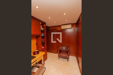 Apartamento à venda com 300m², 3 quartos e 5 vagas Apartamento à venda com 300m², 3 quartos e 5 vagasQuarto 3