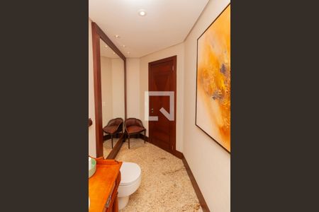 Apartamento à venda com 300m², 3 quartos e 5 vagas Apartamento à venda com 300m², 3 quartos e 5 vagasBanheiro Social