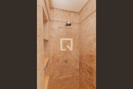 Apartamento à venda com 300m², 3 quartos e 5 vagas Apartamento à venda com 300m², 3 quartos e 5 vagasBanheiro da Suíte