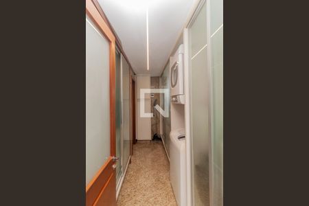 Apartamento à venda com 300m², 3 quartos e 5 vagas Apartamento à venda com 300m², 3 quartos e 5 vagasÁrea de Serviço