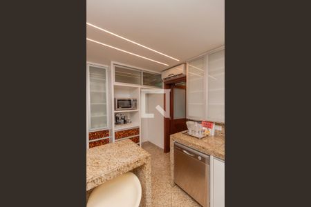 Apartamento à venda com 300m², 3 quartos e 5 vagas Apartamento à venda com 300m², 3 quartos e 5 vagasCozinha