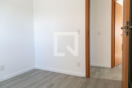 Quarto 1 de apartamento para alugar com 3 quartos, 72m² em Medianeira, Porto Alegre