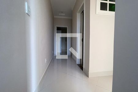 Corredor de casa para alugar com 3 quartos, 250m² em Vila Leopoldina, Duque de Caxias