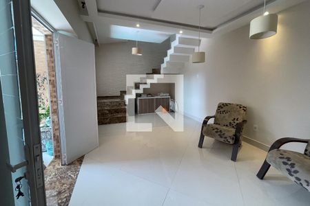 Sala de casa para alugar com 3 quartos, 250m² em Vila Leopoldina, Duque de Caxias