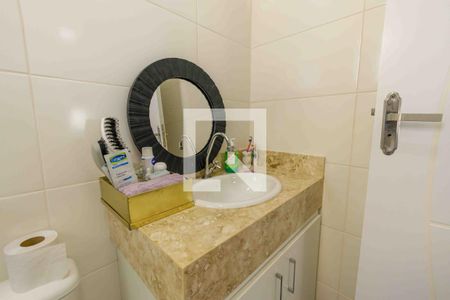 Banheiro da Suíte de casa de condomínio para alugar com 2 quartos, 110m² em Vargem Pequena, Rio de Janeiro