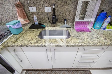 Apartamento à venda com 65m², 2 quartos e 1 vaga Apartamento à venda com 65m², 2 quartos e 1 vagaCozinha e Área de Serviço