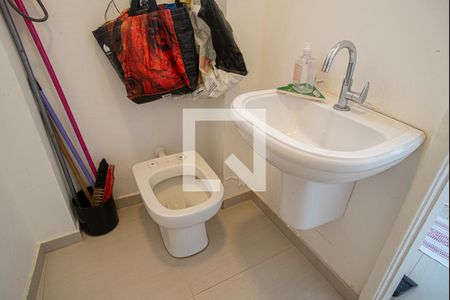 Apartamento à venda com 274m², 4 quartos e 1 vaga Apartamento à venda com 274m², 4 quartos e 1 vagaBanheiro de Serviço