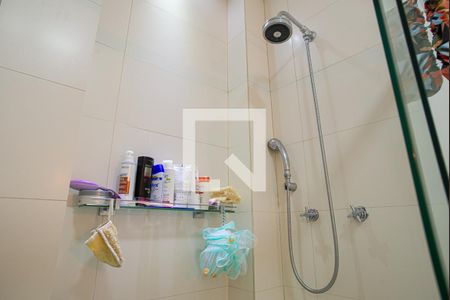 Apartamento à venda com 274m², 4 quartos e 1 vaga Apartamento à venda com 274m², 4 quartos e 1 vagaBanheiro 2