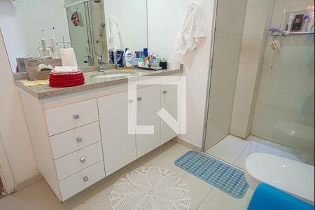 Apartamento à venda com 274m², 4 quartos e 1 vaga Apartamento à venda com 274m², 4 quartos e 1 vagaBanheiro 2
