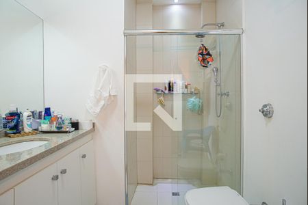 Apartamento à venda com 274m², 4 quartos e 1 vaga Apartamento à venda com 274m², 4 quartos e 1 vagaBanheiro 2